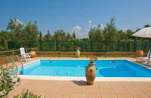 Casale Marittimo Villa | CHALET ROMANTICO CON PISCINA AMIGABLE