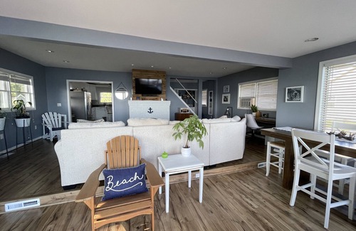 Hilton Casa | Romantic Waterfront Beach House