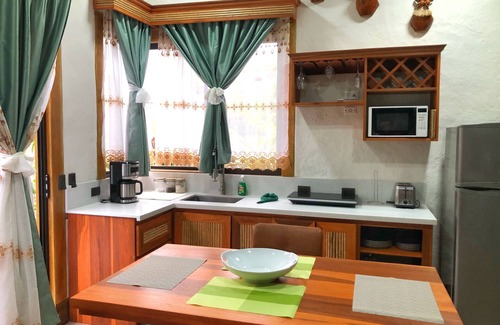 Barrio Pilo Villa | Romantic & Wellness Villa + Jacuzzi + 100Mb optic fiber