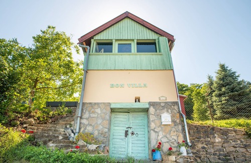 Zalaszentgrot Casa | Romantic wine cottage up hill country side near forest trails