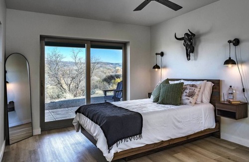 Cornville Casa | Cool off at our modern eco-retreat this summer, where creek access provides 20°F relief from Phoenix