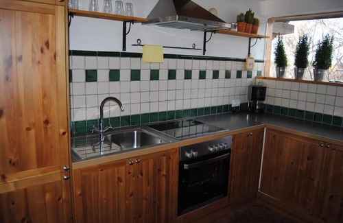 Sankt Corona am Wechsel Apartamento | Romantic wooden house with swimming pond, directly on the children's ski slope