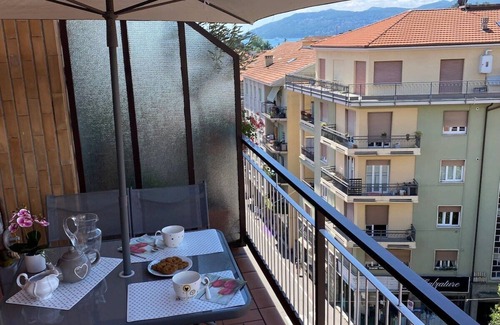 Intra Apartamento | Romantica Suite modern apartment in Verbania Intra
