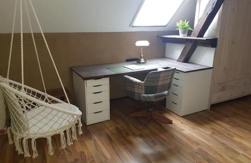 Hofheim in Unterfranken Apartamento | Romantisches Rosencottage