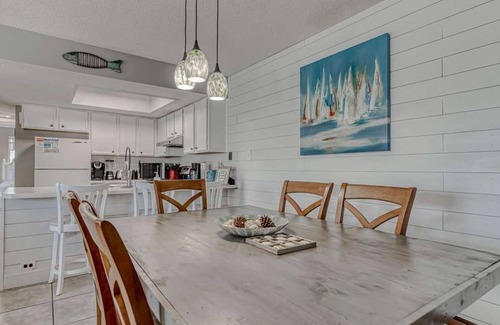 Orange Beach Apartamento | Romar Village 322- Short Walk to Beach Pool