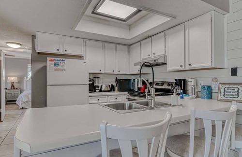 Orange Beach Apartamento | Romar Village 322- Short Walk to Beach Pool