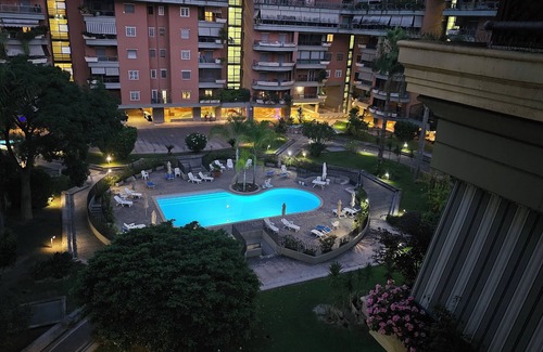 Torrino Apartamento | Rome Phoenix Suite cozy elegant, terrace and pool dream eur center