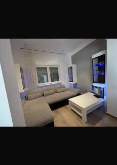 Nestos Casa | Romeo's Lodge