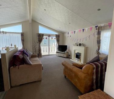 St Mary's Bay Cabina | Romney Lodge