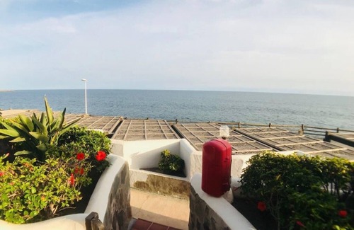 Playa del Aguila Apartamento | apartamento amplio primera linea de mar