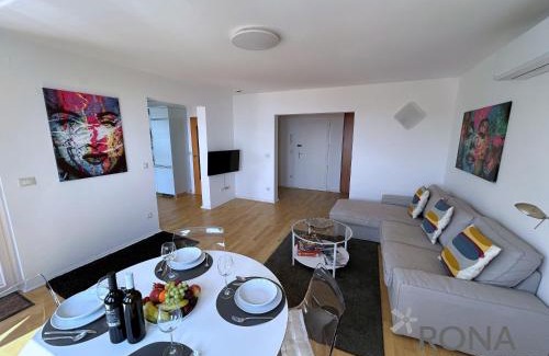 Icici Apartamento | Rona Spacious apartment with a panoramic view