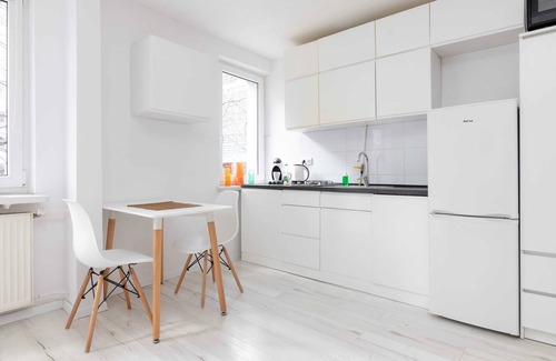 Centrum Apartamento | Rondo ONZ Sunny Apartment