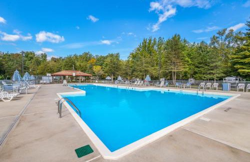 Accord Otro | Rondout Valley Camping Resort Deluxe Park Model 11