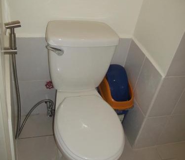 Highway Hills Apartamento | Ronz Deca Hills