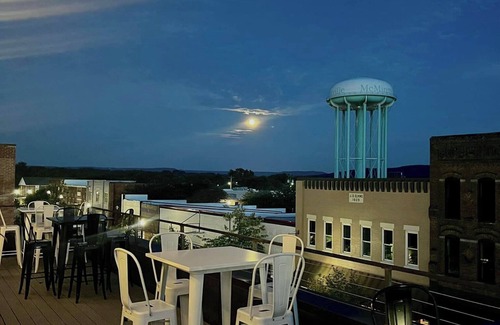 McMinnville Condominio | Roof Top On Main Downtown / McMinnville, TN