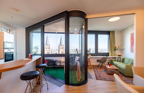 Ottakring Casa | Roof-top panorama suite with distant views over Vienna
