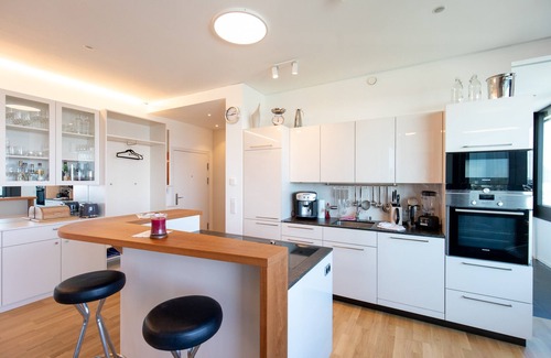 Ottakring Casa | Roof-top panorama suite with distant views over Vienna