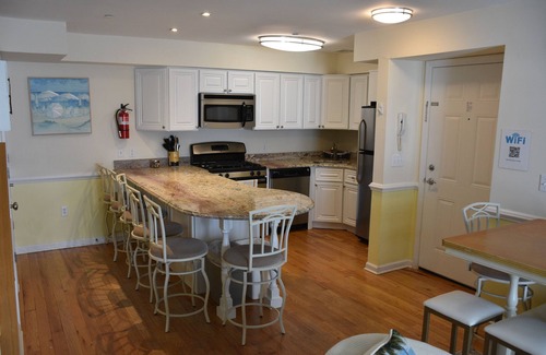 Seaside Heights Condominio | Unidad de 3 habitaciones disponible - Contáctenos para reservar ahora!