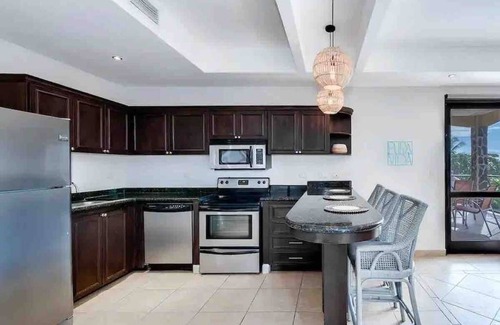 Barrio Los Villalobos Condominio | Beautiful 3 bdrm PH condo on the beach