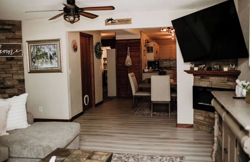 Motley Cabina | Rooftop cabin on amazing Crookneck Lake! "The Crookneck Lookout"