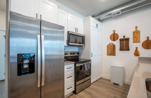 Poplar Grove Casa | Rooftop | Downtown | Airport