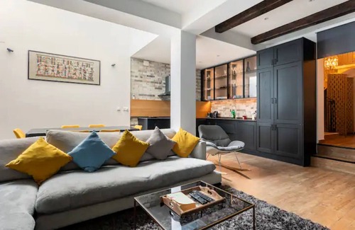 Zebbug Casa | Rooftop Heated Jacuzzi, Fireplace, A Unique Home!