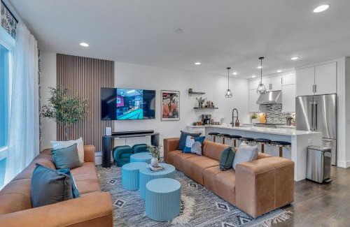 Katie Hill Neighborhood Casa | Rooftop Hot Tub & Game Room - 3 Miles to Downtown