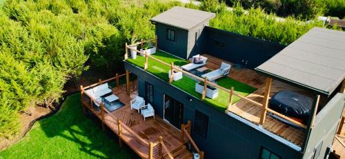 Linn Valley Casa | Rooftop Hot Tub Lake Getaway, Golf Cart & Fire Pit
