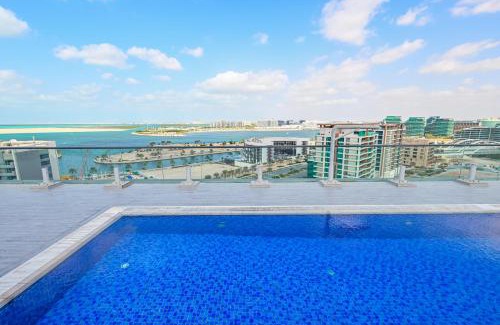 Al Raha Beach Apartamento | Rooftop Pool - Designer's Choice - Full Canal View