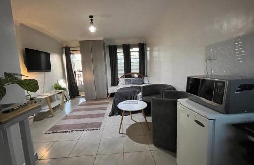 Nairobi Cama Y Desayuno | Rooftop Studio Apartment - Mirema