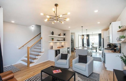 Haynes Area Casa | Rooftop Vibes - Fire Pit + City Views, Sleeps 12!