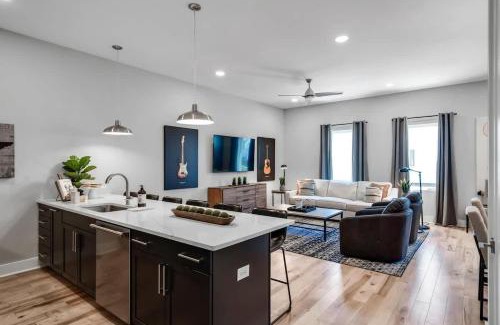 Nashville Casa | Rooftop Views - Hot Tub - Near Honky Tonks & Bars