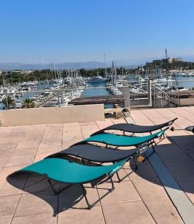 Antibes City Centre Apartamento | ROOFTOP -Vue port, 4 pers, climatisé, terrasse, jaccuzi, parking