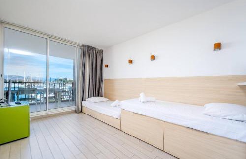 Antibes City Centre Apartamento | ROOFTOP -Vue port, 4 pers, climatisé, terrasse, jaccuzi, parking