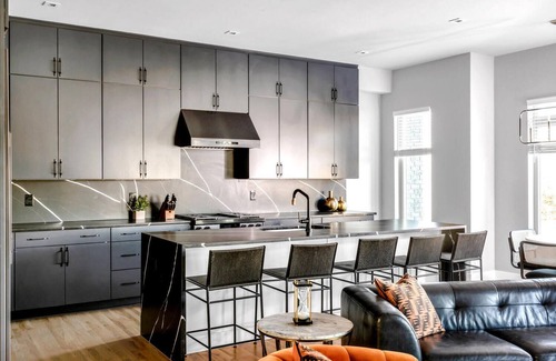Haynes Area Casa | Rooftop w/Skyline Views-15 Min to Broadway-Luxury
