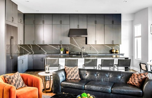 Haynes Area Casa | Rooftop w/Skyline Views-15 Min to Broadway-Luxury