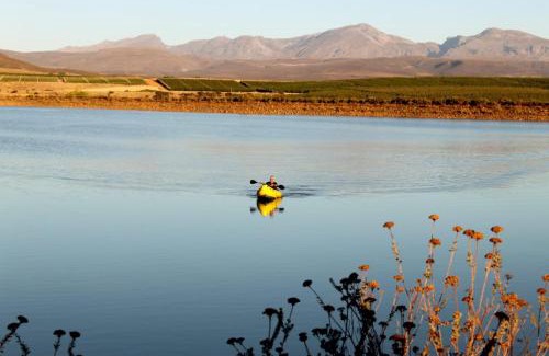 Prince Alfred Hamlet Casa | Rooikraal Farm Guesthouse and dam