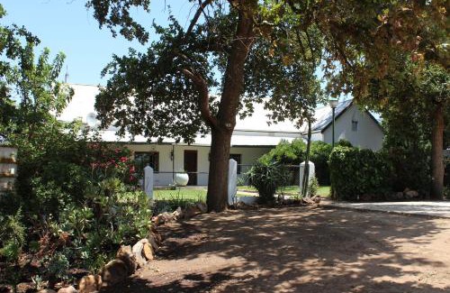 Prince Alfred Hamlet Casa | Rooikraal Farm Guesthouse and dam