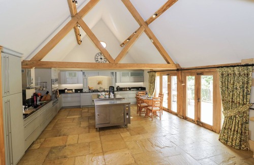 Broadway Cabaña | ROOKERY HALL, family friendly, luxury holiday cottage in Broadway