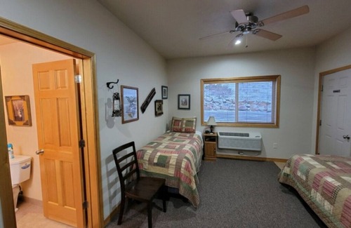 Wolf Creek Cabina | Habitación # 1 en Montana's Wolf Creek Lodge