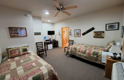Wolf Creek Cabina | Habitación # 1 en Montana's Wolf Creek Lodge