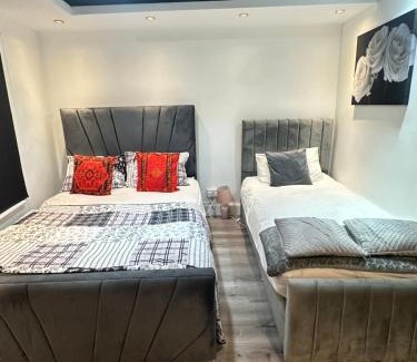 Weavers Casa | Room 1 - En-suite for 3 people