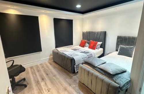 Weavers Casa | Room 1 - En-suite for 3 people
