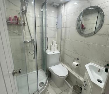 Weavers Casa | Room 1 - En-suite for 3 people