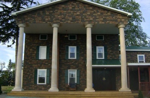 Fort Plain Cama Y Desayuno | Sala # 1 Somos solo 30 min. lejos de "BASEBALL HALL OF FAME" en Coopers Town.
