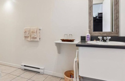 Saint Donat Cama Y Desayuno | Room 2: The Quebecer