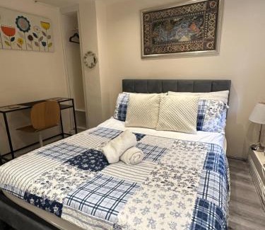 Weavers Casa | Room 2 - En-suite for 2 people