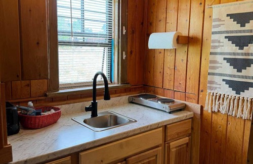 Eagle Nest Cabina | Room 2: Gold Pan Nest -15 Minutes to Red River/Angel Fire