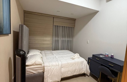 Bonifacio Global City Casa | Room-3 Bedroom Executive Suite Room wit