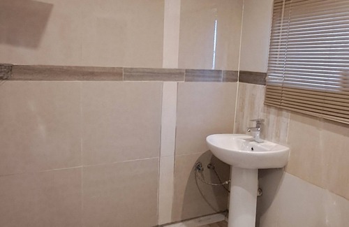Maseru Cama Y Desayuno | Room 3 - Sleeps 2 with Private Bathroom